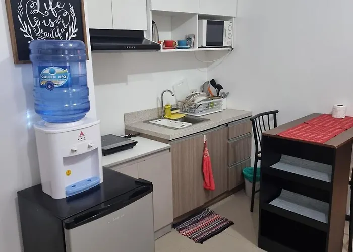 1 Bedroom Corner Unit 55inches Tv At Horizons 101 Apartment *