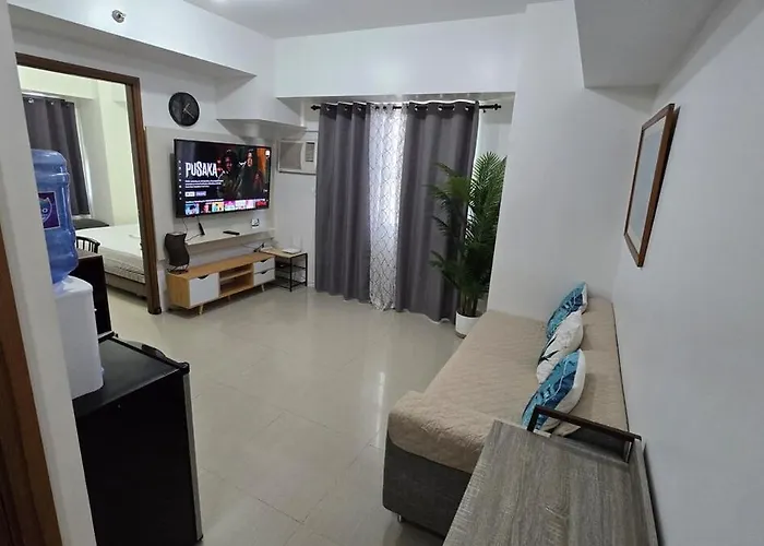 1 Bedroom Corner Unit 55inches Tv At Horizons 101 Apartment